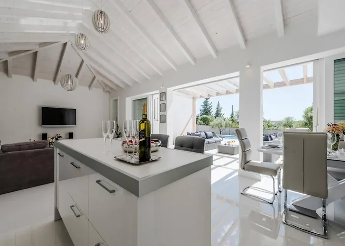 Villa In With Pool Near The Sea