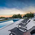 In With Pool Near The Sea