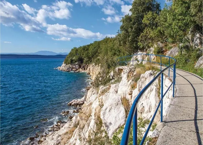 In With Pool Near The Sea Вилла *
